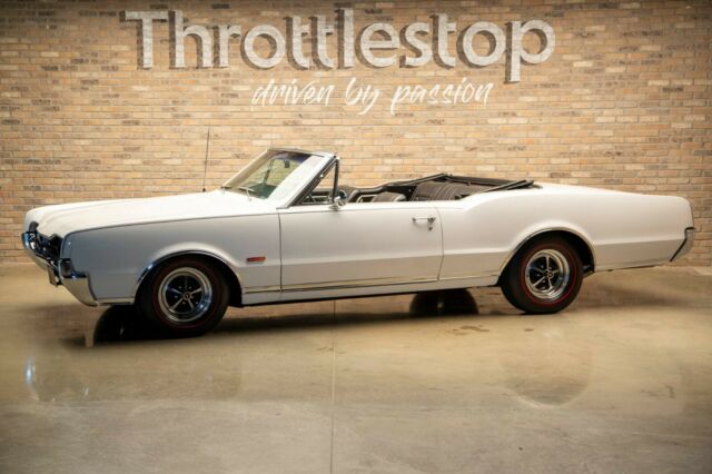 Drop Top Summer Fun 4-Speed 1967 Oldsmobile Cutlass Supreme Convertible 1967 Oldsmobile Cutlass Supreme