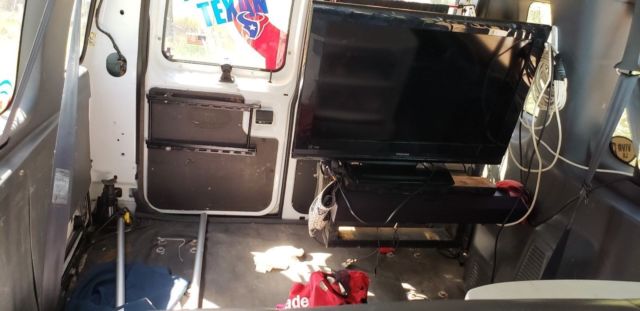 1992 Ford E-Series Van - photo 9