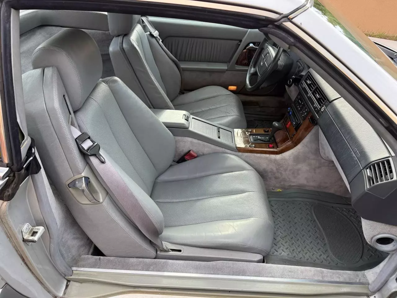 1994 Mercedes-Benz E320