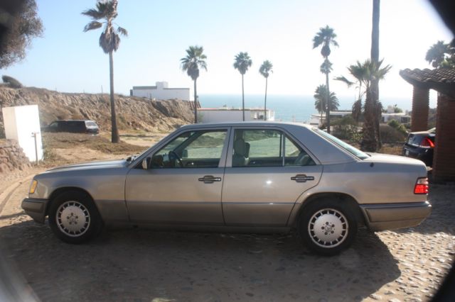 E320 great example of a rust-free west coast classic! 1994 Mercedes-Benz E-Class