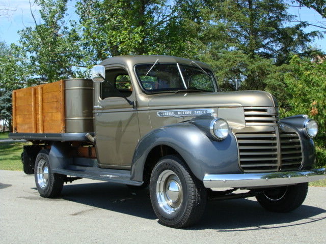 Early 1947 GMC heavy 1/2 ton Stake-side deck, Metalic Bronze, & Graphite Grey 1947 GMC P/U Truck