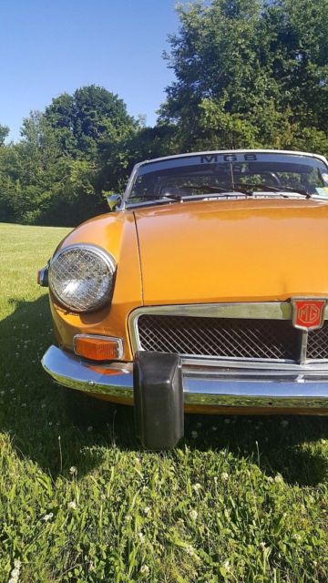 Early 1974 MG B Mk III Bracken Orange 1974 MG MGB