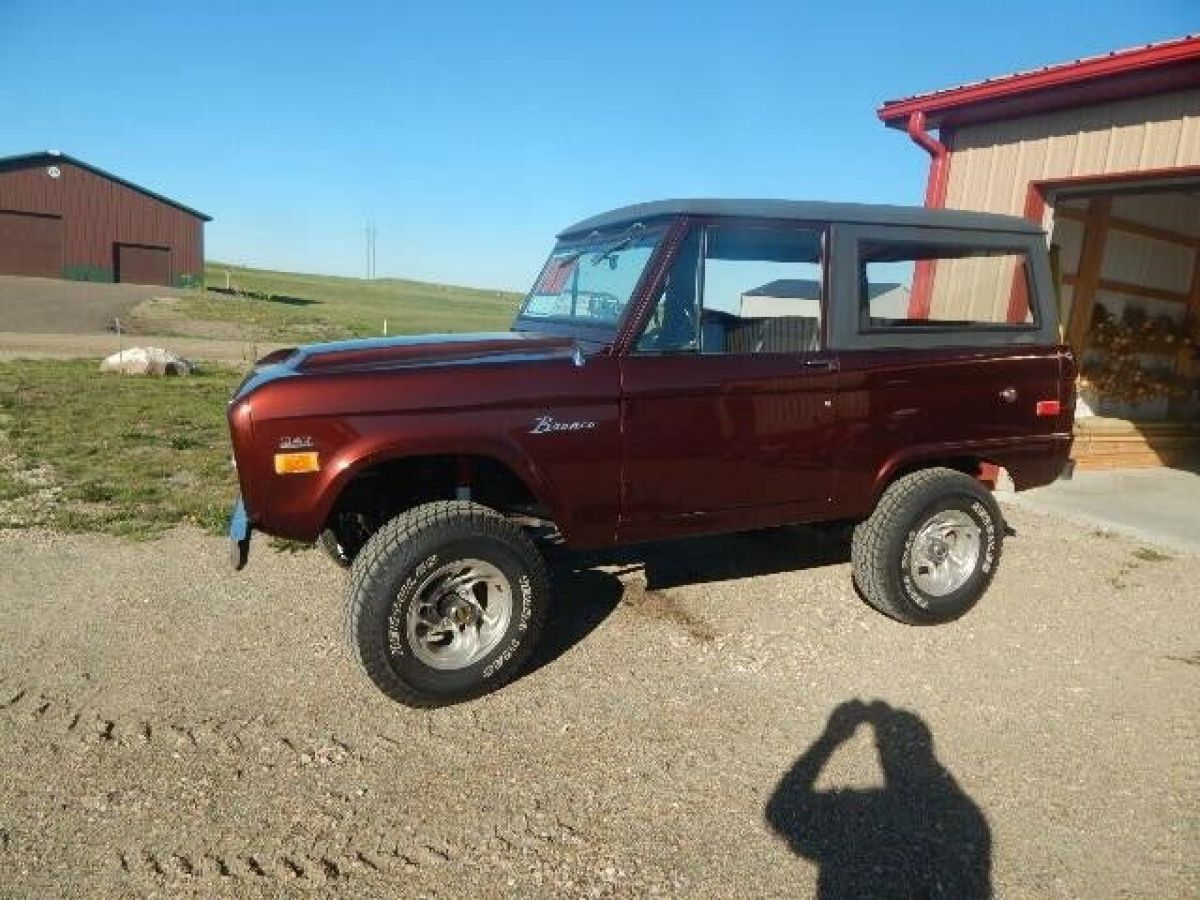 Early 1975 Ford Bronco 1975 Ford Bronco new