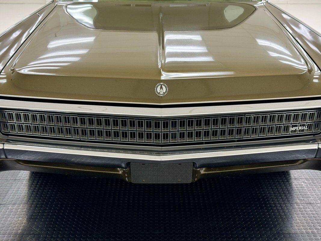 1972 Chrysler Imperial LeBaron 4 Door Hardtop - photo 9