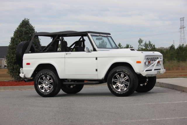 Early Bronco with lots of upgrades 1972 Ford Bronco