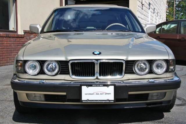1990 BMW 7-Series 750il - photo 2