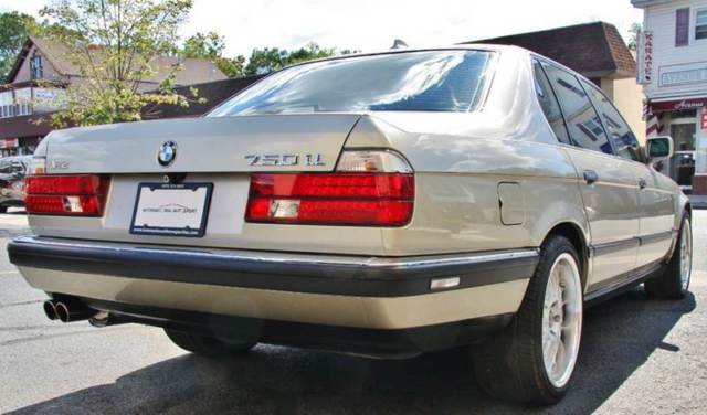 1990 BMW 7-Series 750il - photo 6
