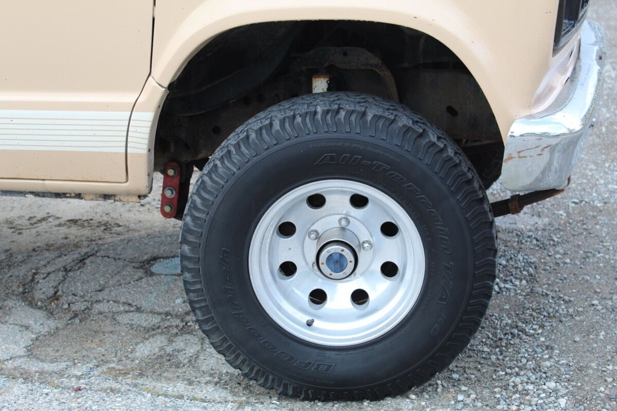 1984 Ford E-Series Van RARE COMBO 351 H.O. 5.8l 4x4 e150 - photo 8