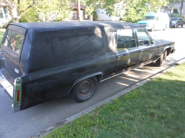 1984 Cadillac Brougham Hearse - photo 2