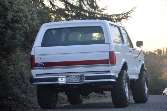 1991 Ford Bronco XLT 4WD - EXCELLENT Condition- NO RESERVE! - photo 3