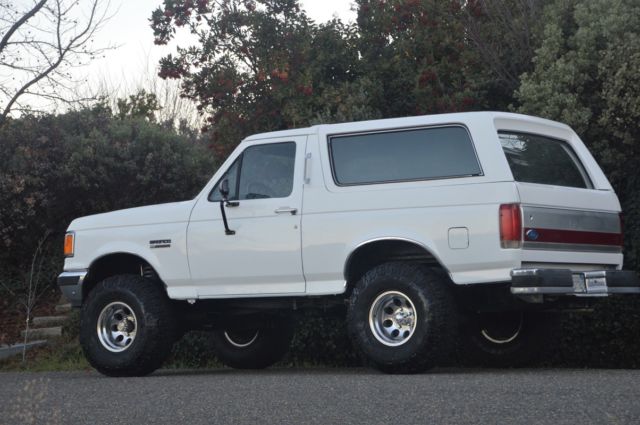 1991 Ford Bronco XLT 4WD - EXCELLENT Condition- NO RESERVE! - photo 4
