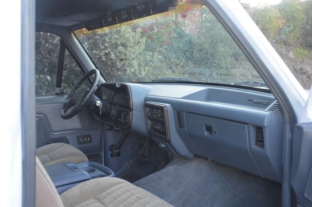 1991 Ford Bronco XLT 4WD - EXCELLENT Condition- NO RESERVE! - photo 7