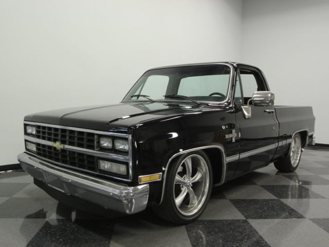 EDELBROCK UPGRADED 350 V8, COLD AC, SINISTER LOOKS, APPRECIATING 80'S CLASSIC! 1986 Chevrolet C-10
