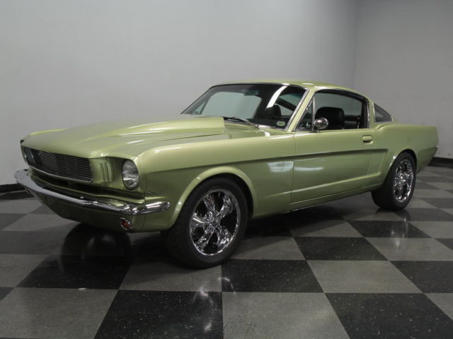 EFI 302 V8, 5 SPD, A/C, 4 WHL DISCS, PWR STEER, CUST INT, MAGAZINE CAR, QUALITY! 1966 Ford Mustang Fastback Restomod