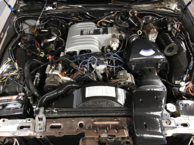 1987 Lincoln Town Car Signature Series - photo 4