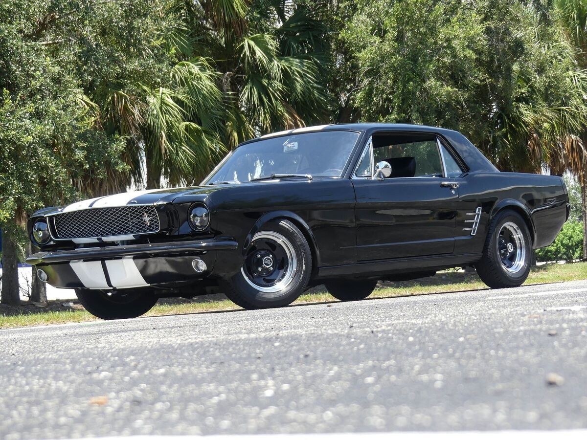 EFI, Power disc brakes, Cold A/C, Pony interior! Black on Black Stang! 289 V8 1966 Ford Mustang Coupe Restomod