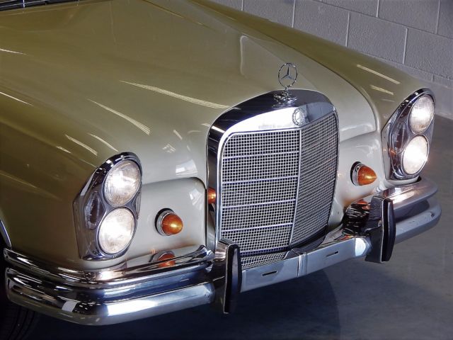1967 Mercedes-Benz 250SE Cabriolet Stick Shift - photo 10
