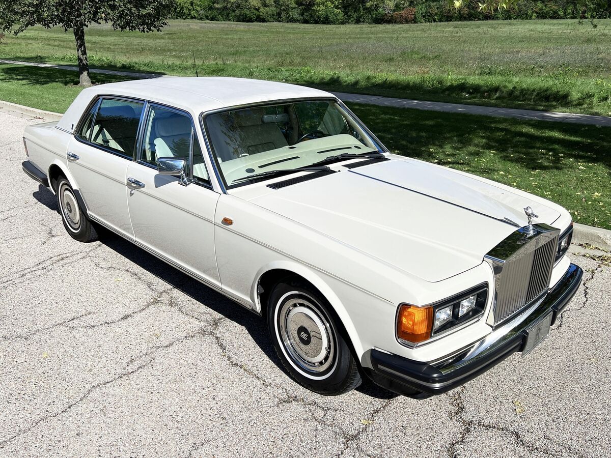 Elegant beauty at its best. Long Wheel Base with low miles 1990 Rolls-Royce Silver Spirit/Spur/Dawn