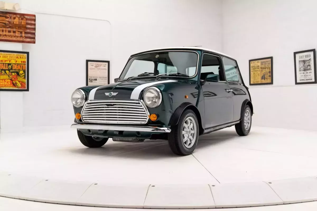 Emerald Green / MorSpeed 1340cc / Window-Out Restoration 1980 Austin Mini Cooper