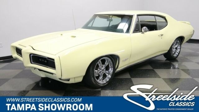 endura bumper muscle car 455 v8 chrome wheels hideaways 1968 Pontiac GTO --