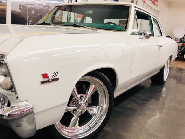 1967 Chevrolet Chevelle -SHOW PIECE-PRO TOURING BIG BLOCK RIDE TECH SUSPEN - photo 2