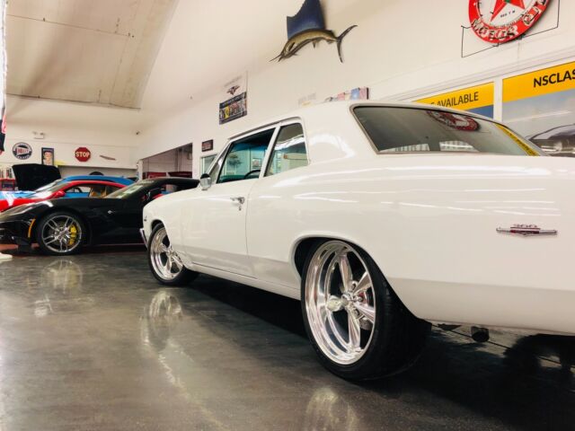 1967 Chevrolet Chevelle -SHOW PIECE-PRO TOURING BIG BLOCK RIDE TECH SUSPEN - photo 4
