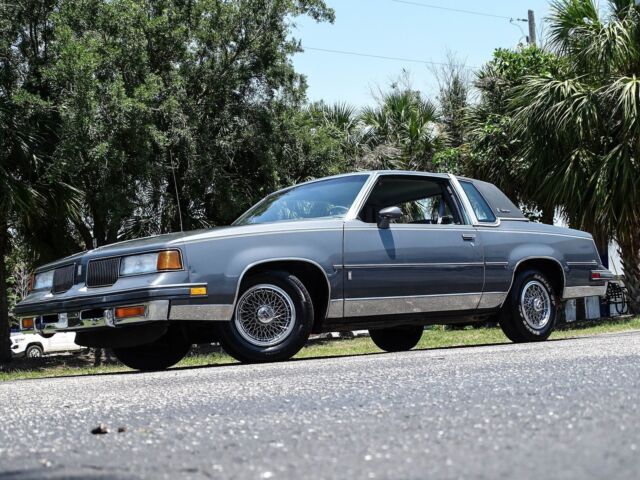 Euro front end! 1-Family Owned! Super clean! V8, loaded with options. A/C, Auto! 1987 Oldsmobile Cutlass Supreme Brougham