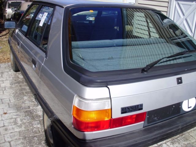 1980 Renault R11 base - photo 4