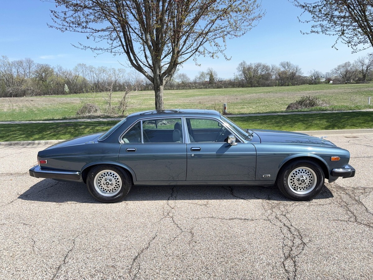 1986 Jaguar XJ6 - photo 10