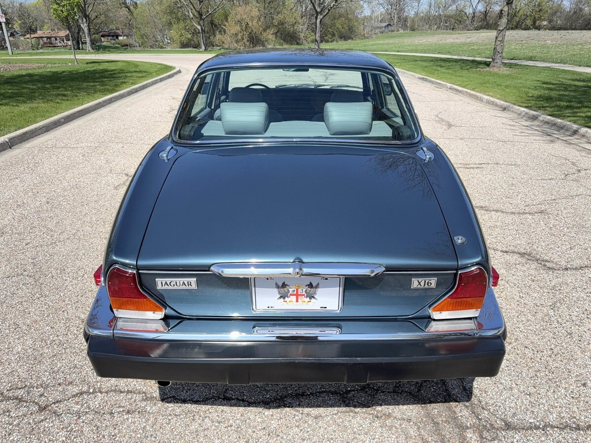 1986 Jaguar XJ6 - photo 13