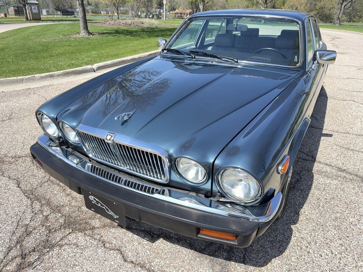 1986 Jaguar XJ6 - photo 4
