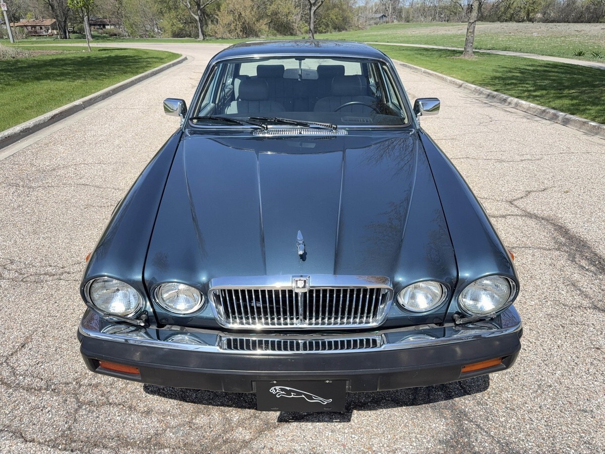 1986 Jaguar XJ6 - photo 5