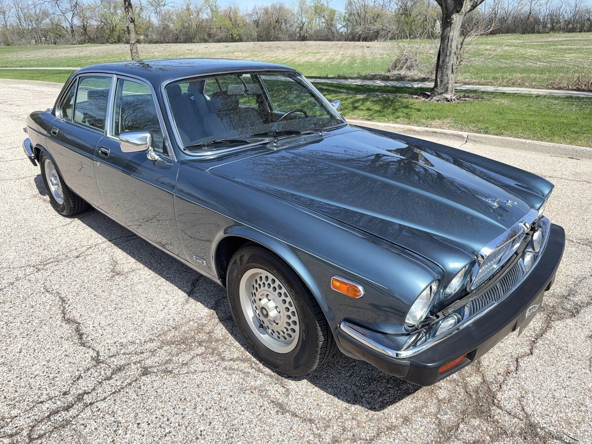 1986 Jaguar XJ6 - photo 8