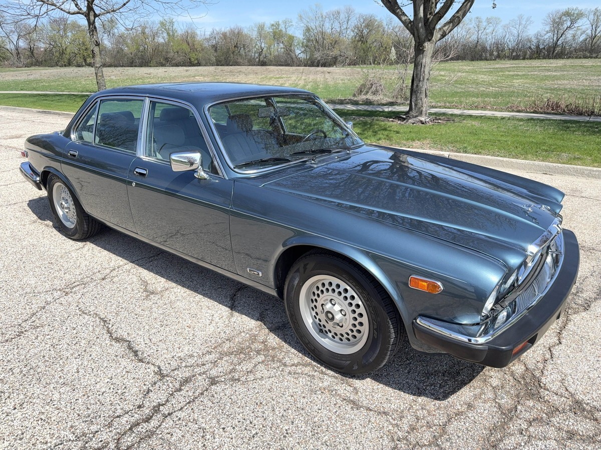 1986 Jaguar XJ6 - photo 9
