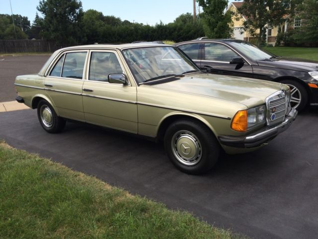 1984 Mercedes-Benz 300-Series W123