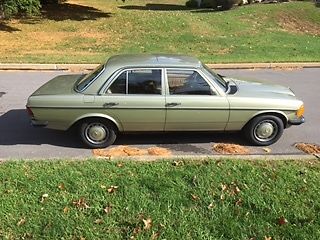 1985 Mercedes-Benz 200-Series sedan - photo 4