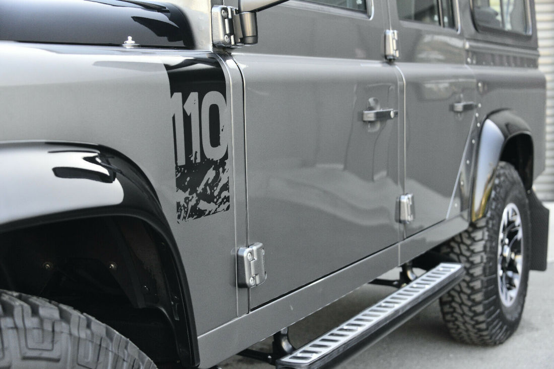 1991 Land Rover Defender 110 Limited Adventure Collectors Edition - photo 4