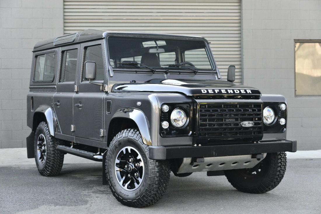 1991 Land Rover Defender 110 Limited Adventure Collectors Edition - photo 5