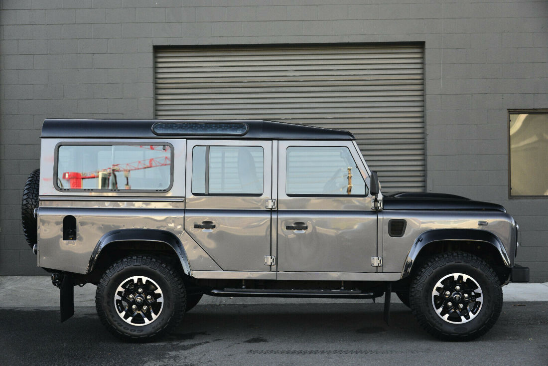 1991 Land Rover Defender 110 Limited Adventure Collectors Edition - photo 6