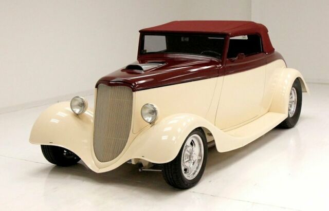 Excellent 2 Tone Paint Powerhouse 383ci V8 Comfortable Interior Wonderful Driver 1934 Ford 40 Cabriolet