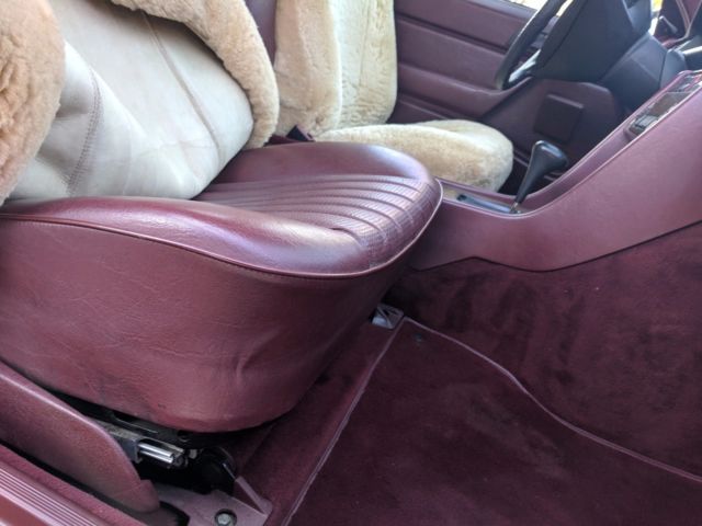 1987 Mercedes-Benz 300-Series Estate - Red Burgundy Interior - photo 12