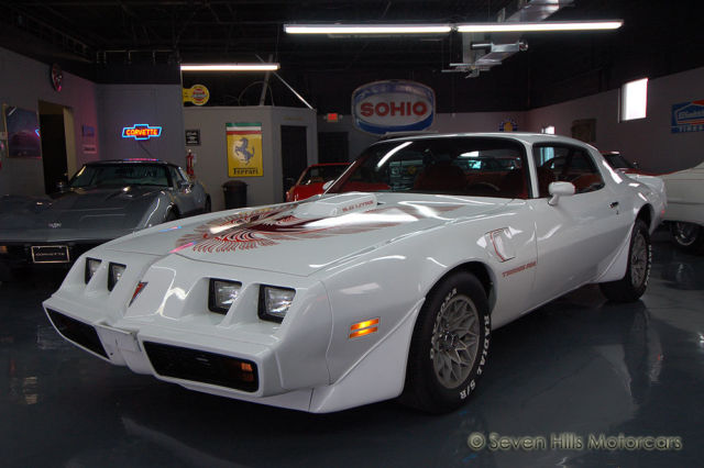 EXCELLENT CONDITION Low Miles TERRIFIC DRIVER White/Red 184 Pics & Video 4-Speed 1981 Pontiac Trans Am 4-Speed