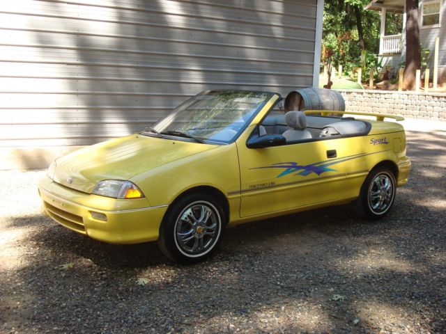 1992 Geo Metro 1992 GEO METRO LSI CONVERTIBLE **NO RESERVE** - photo 4