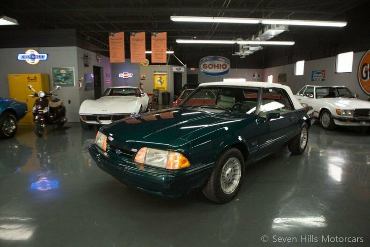 1990 Ford Mustang 7-Up Edition, Convertible - photo 2