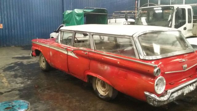 1959 Ford Country Sedan - photo 2