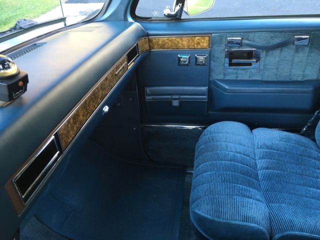 1989 GMC Suburban SLE - photo 13
