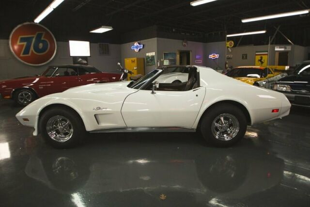 1976 Chevrolet Corvette Only 50,625 Miles - photo 10
