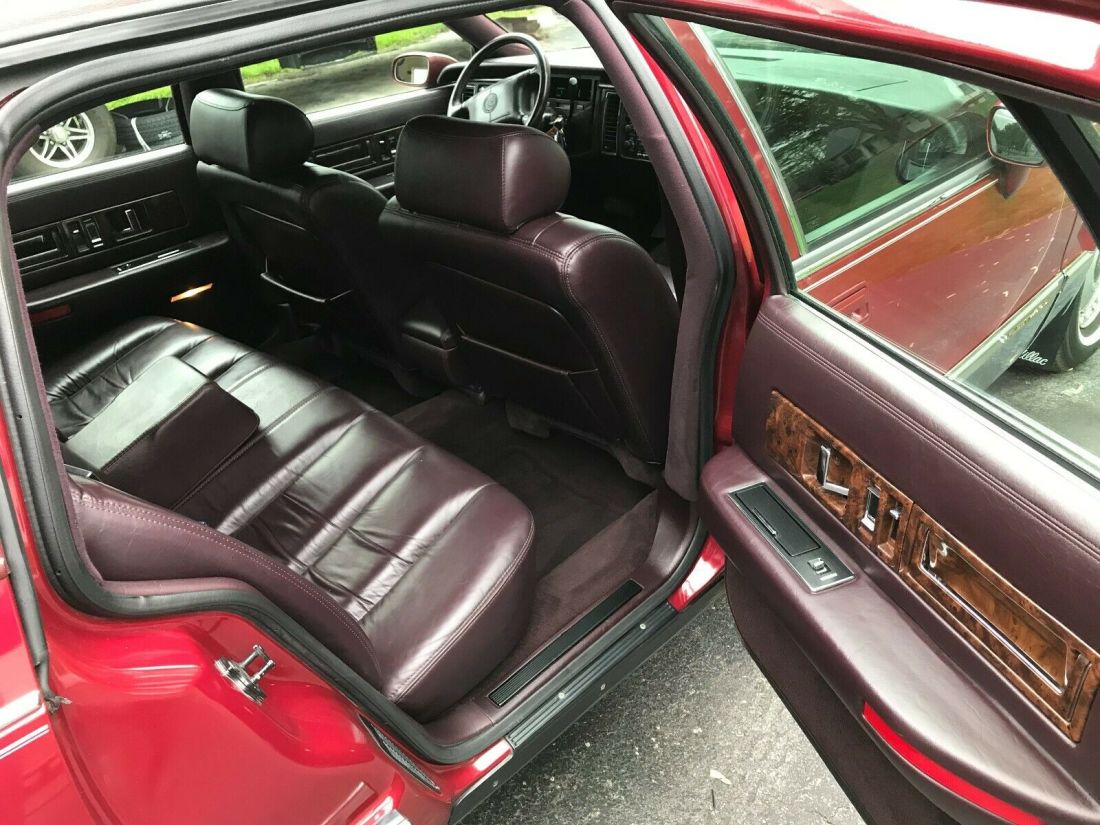 1994 Cadillac Fleetwood Gold package - photo 12