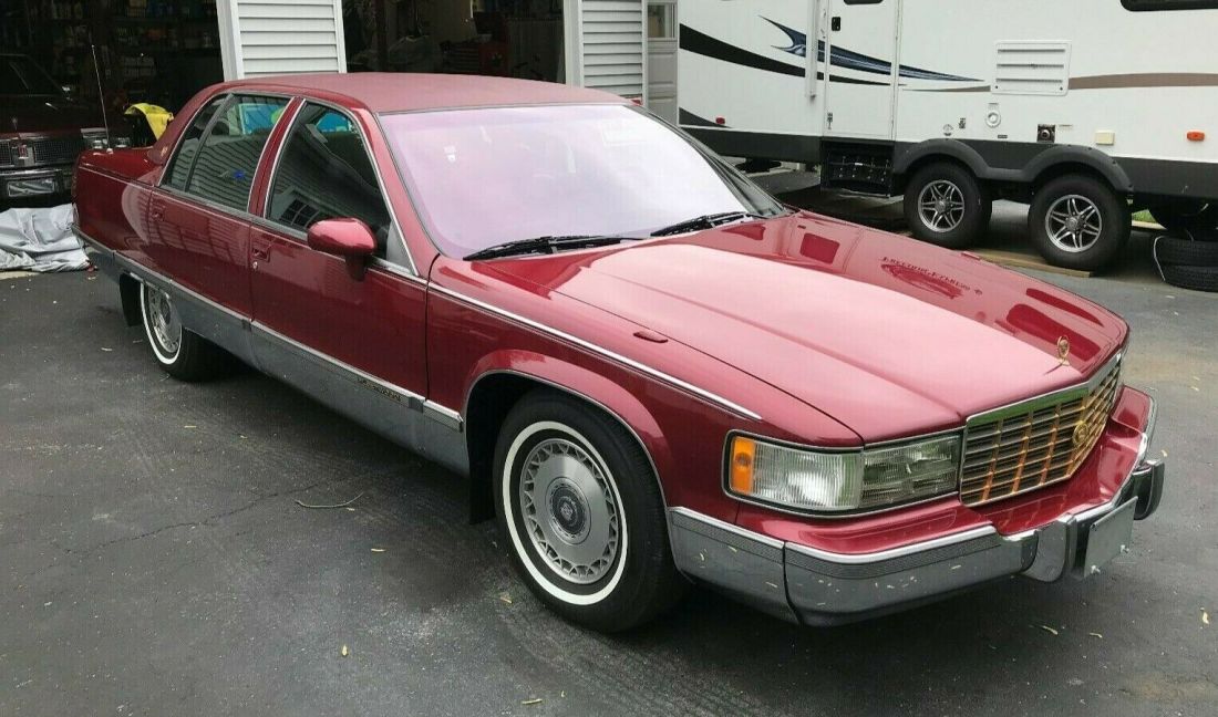 1994 Cadillac Fleetwood Gold package - photo 2