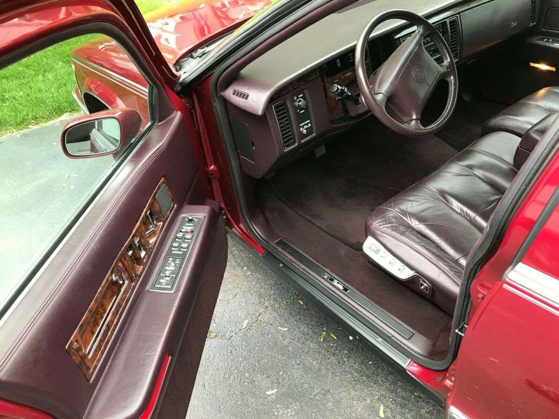 1994 Cadillac Fleetwood Gold package - photo 8